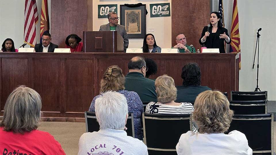 Miembros de AFSCME en Arizona exigen fin de recortes a servicios públicos