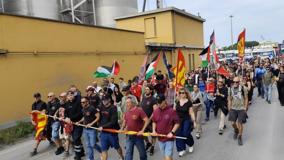 European dockworkers block arms shipments to Israel
