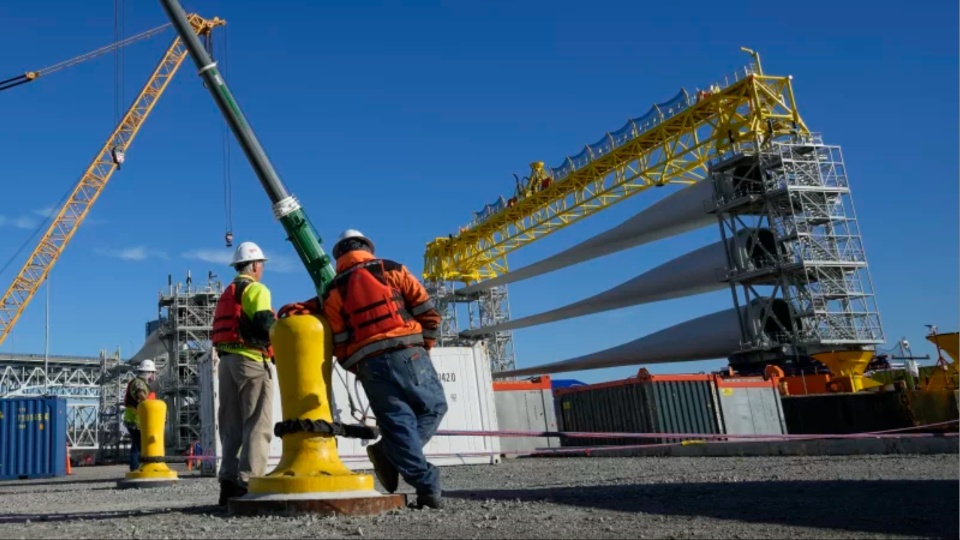 Trump halts big offshore wind project, killing 1,000 jobs