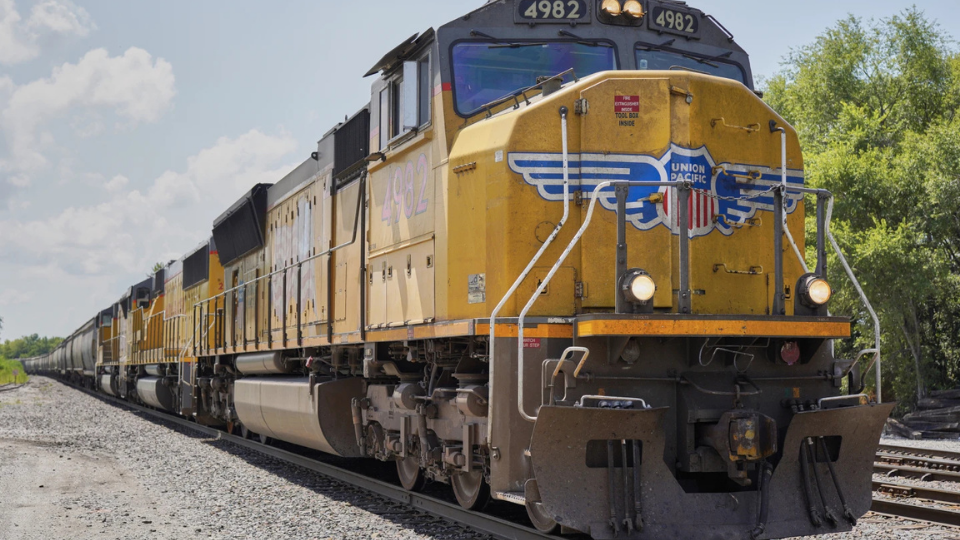 Rail workers pick up steam against Union Pacific-Norfolk Southern monopoly