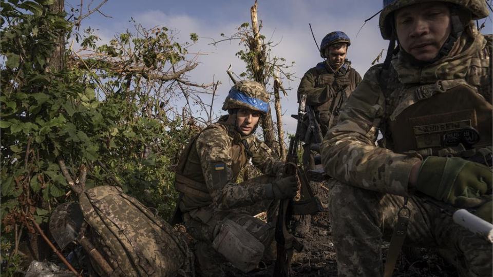 ‘2000 Meters to Andriivka’ review: Drab film shows the futility of war