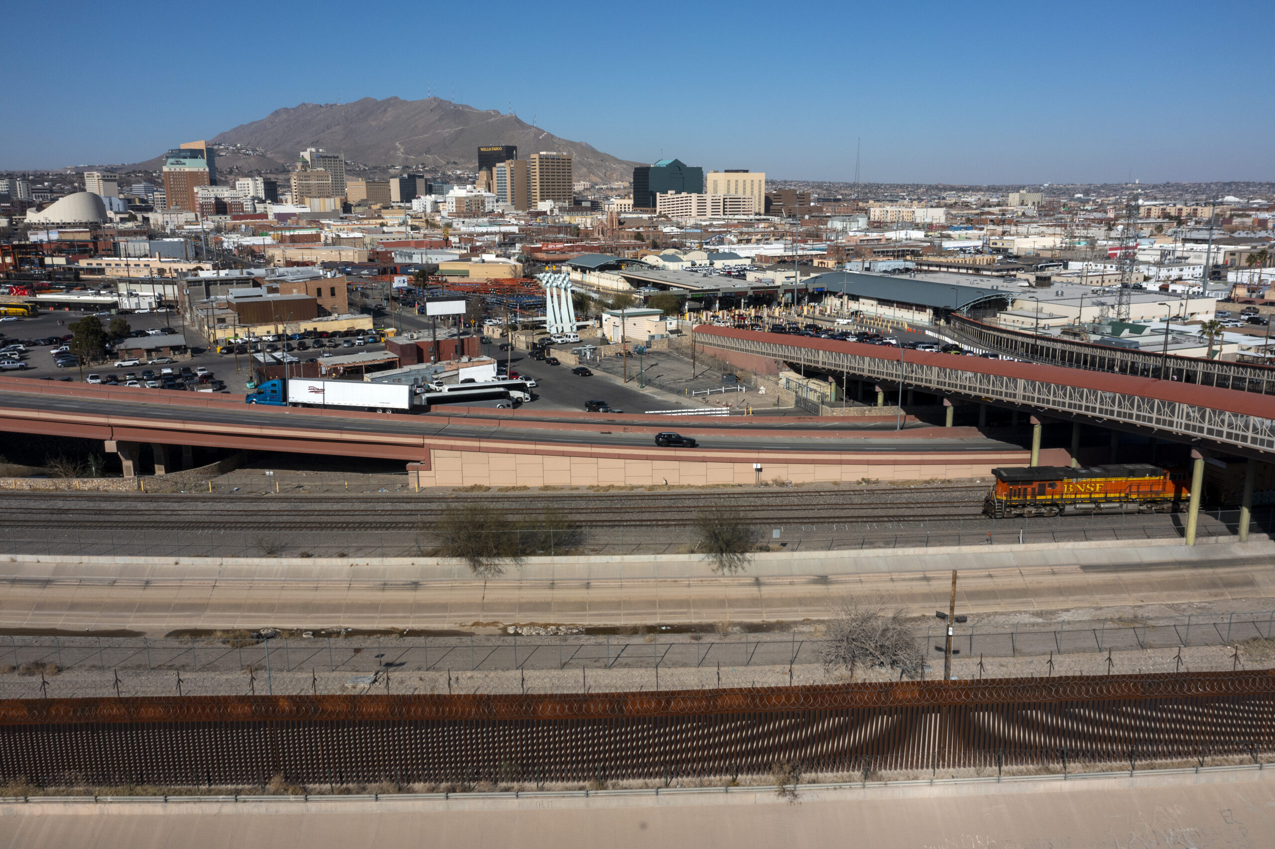 Breast cancer, dizziness, headaches: El Paso residents ask if a warehouse’s toxic emissions are to blame
