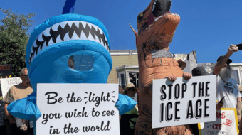 Oaklanders gather by the lake to say No Kings!