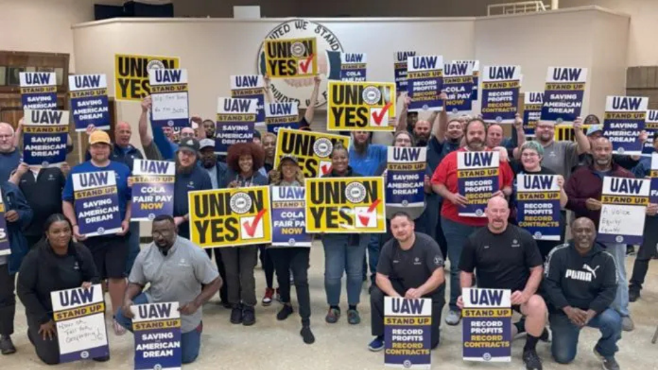 UAW Chattanooga Volkswagen workers ready to strike, despite GOP flak