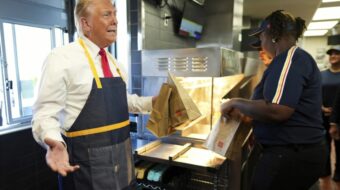 Trump rallies burger bosses to battle minimum wage hikes