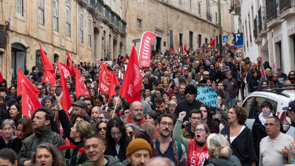 Portuguese workers bring country to a halt in historic general strike