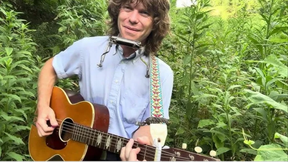 Folk singer Jesse Welles has the heart of protesters