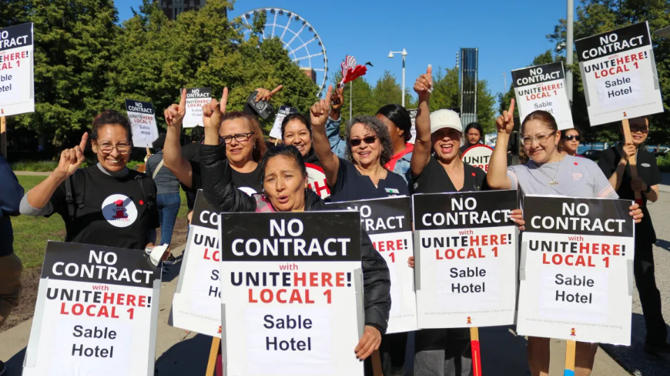 Some 7,000 Chicago hotel workers ready to walk