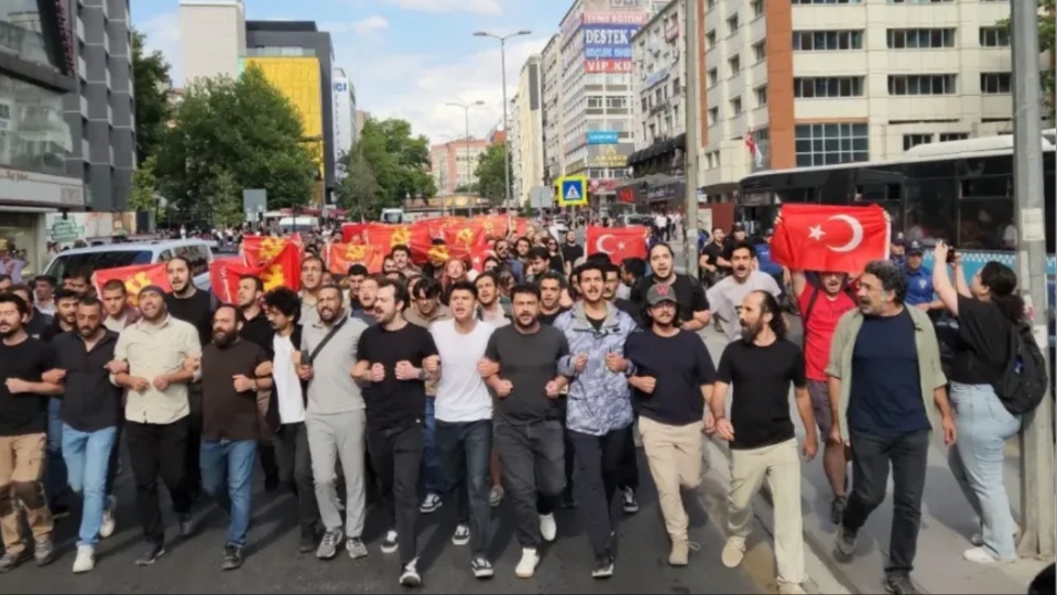 Global red scare offensive spreads to Turkey; 140 Communist leaders arrested